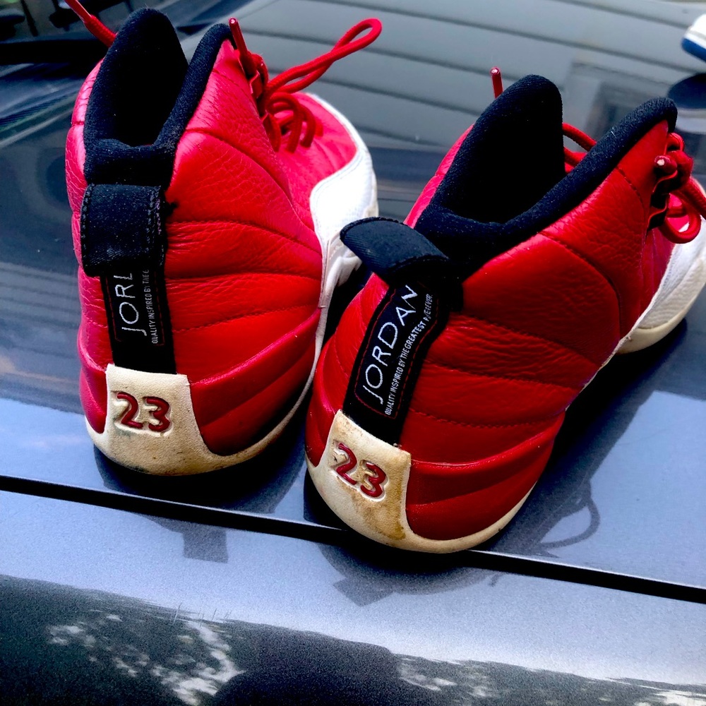 Air Jordan retro 12 size 7.